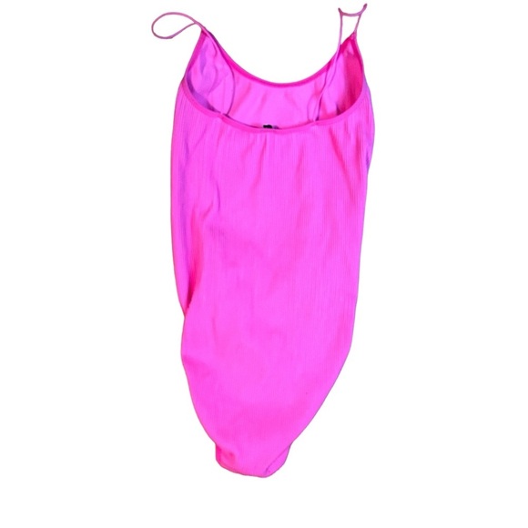 Aritzia Sunday Best Bubblegum Pink Cassandra Bodysuit M/L Ribbed - Picture 3 of 6